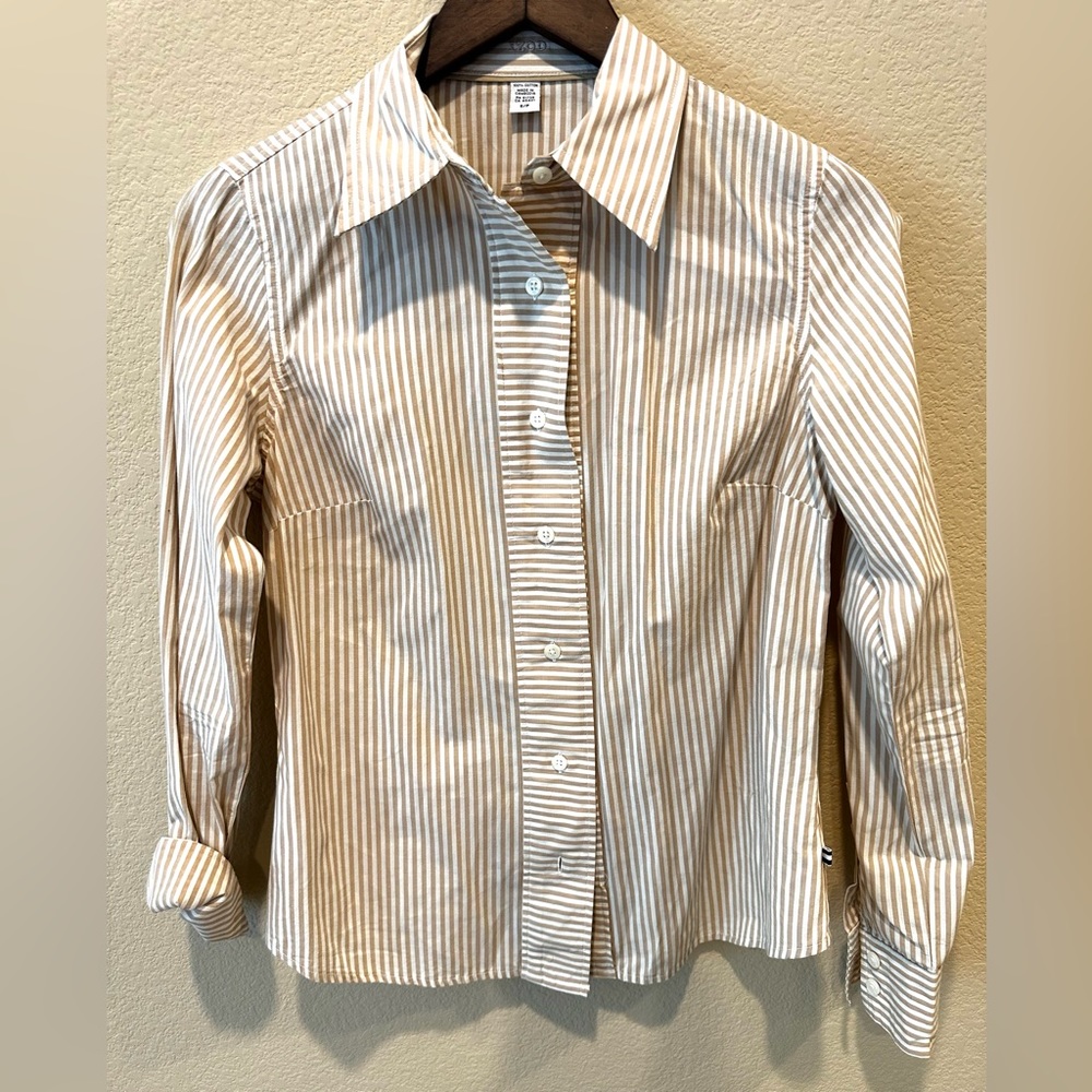 IZOD Women's Beige/White Striped Long Sleeve Button-Up Blouse - Size PS